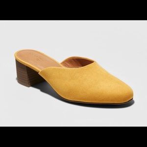 Avianna Low Block-Heeled Mules, Universal Thread